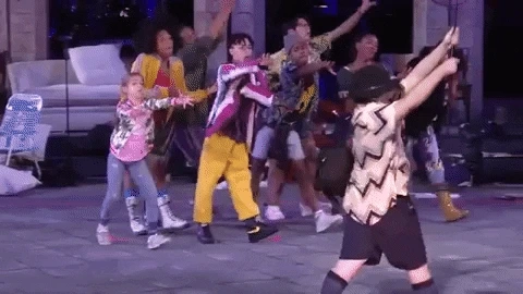 giphy_%2845%29.gif?type=w740