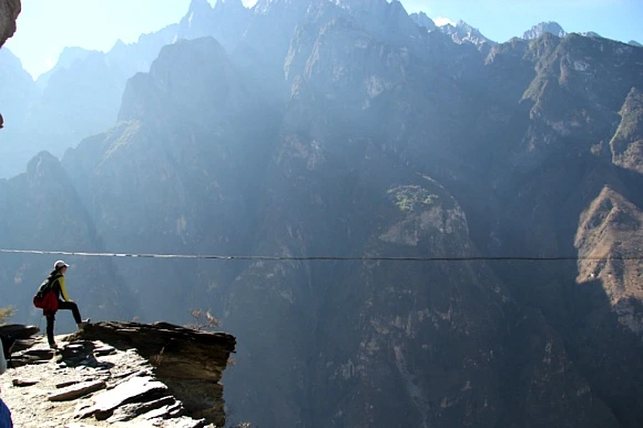 13326640504EB5BA050FE7