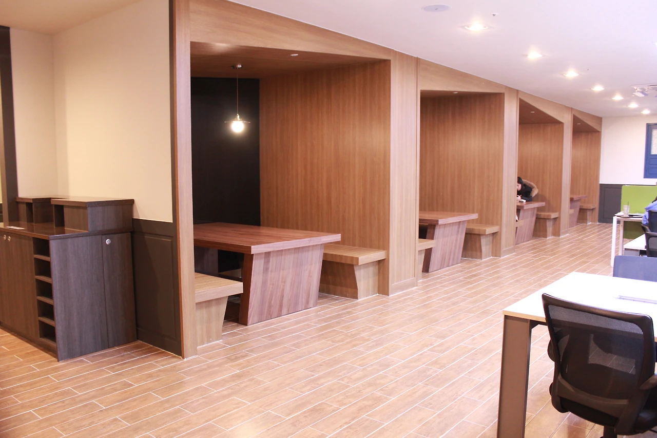 세븐랩스_7LABS_탄방동 세븐랩스_탄방동카페_탄방동 카페_대전 카페_대전 북카페_탄방동 북카페_탄방동 7LABS_탄방동 룸카페_스터디카페_룸카페_탄방동 룸카페_다재다능르코_대전카페 추천 (17).JPG