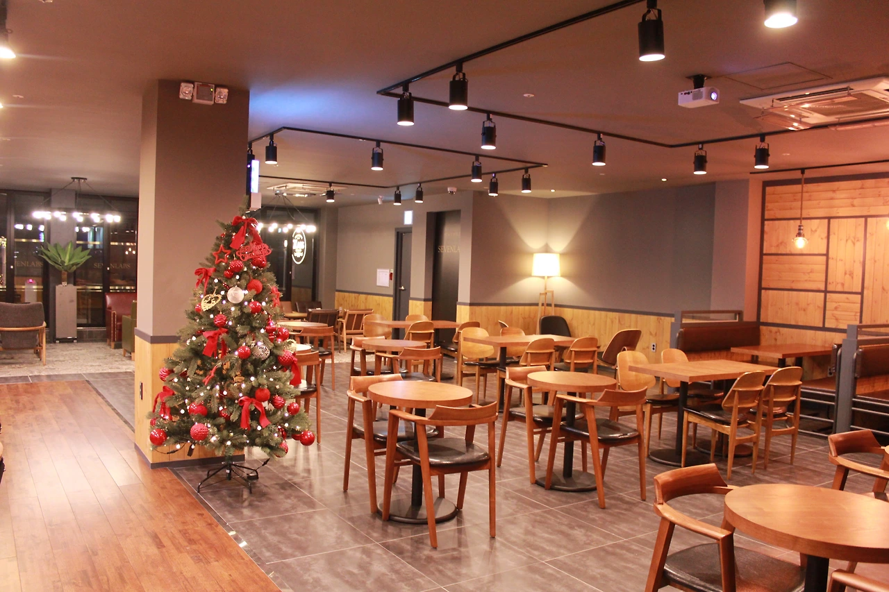 세븐랩스_7LABS_탄방동 세븐랩스_탄방동카페_탄방동 카페_대전 카페_대전 북카페_탄방동 북카페_탄방동 7LABS_탄방동 룸카페_스터디카페_룸카페_탄방동 룸카페_다재다능르코_대전카페 추천 (12).JPG