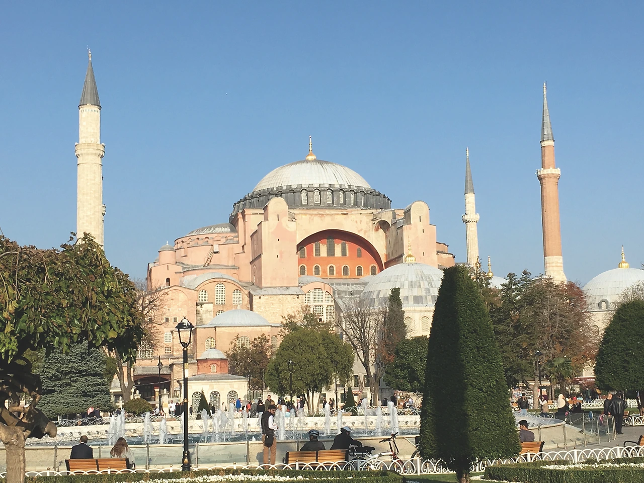 광장에서 바라본 성소피아성당.JPG