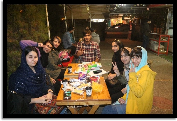 이란IMG_0007수업 끝나고 나와 과자를 먹다.JPG