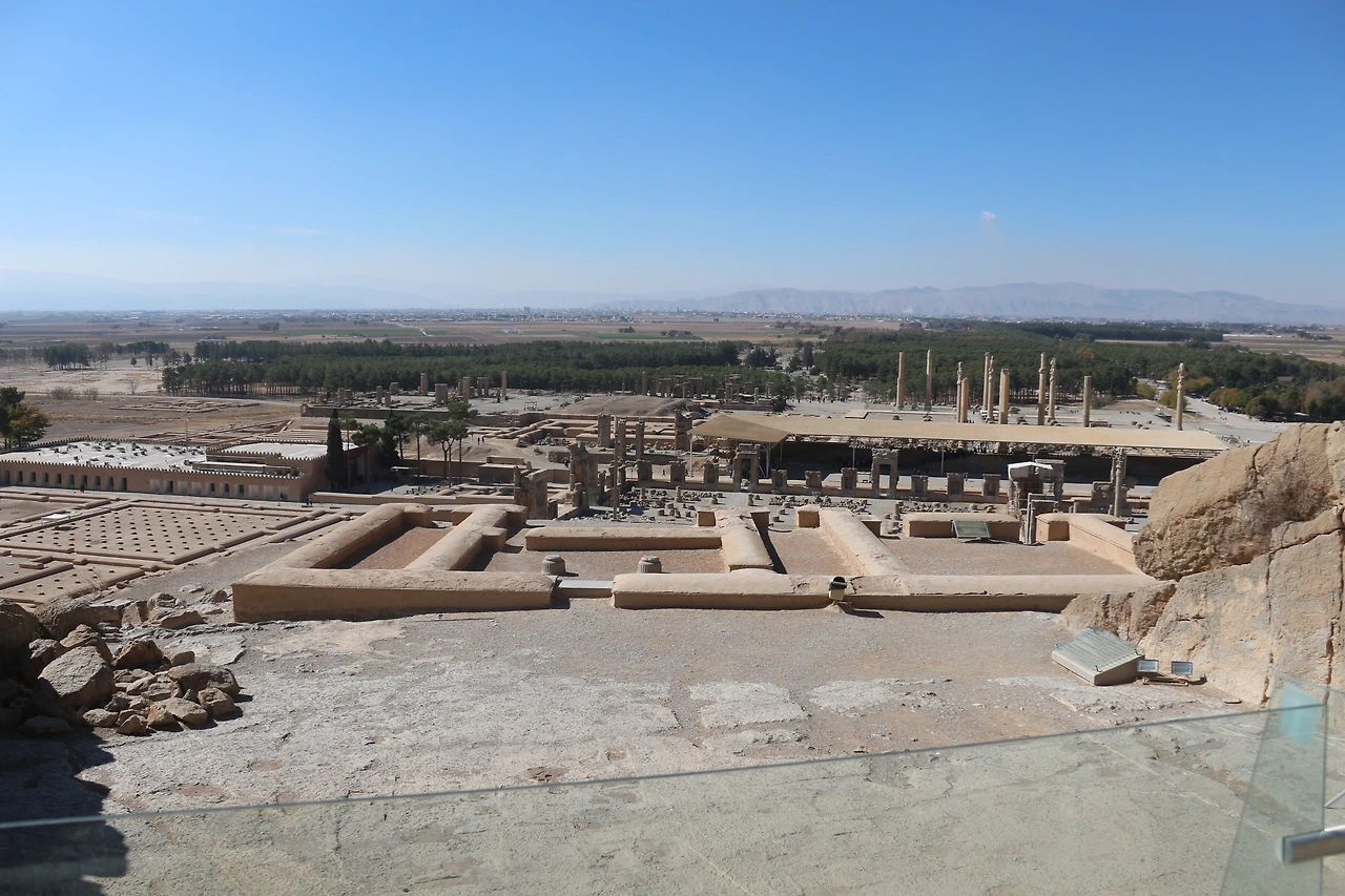 7보물창고는 가장 안쪽위치. 알렉산드로대왕이 2만마리 노새와 5천마리 낙타로 옮김.JPG