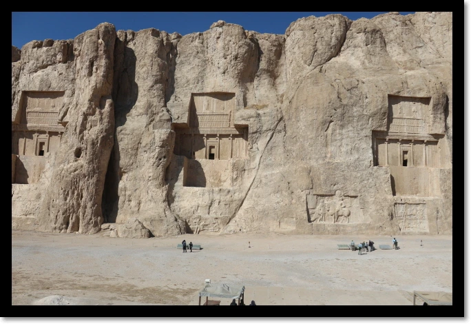 이란1왼쪽부터 다리우스1세, 손자가 끼어 아르타크세르크세스1세,아들 크세르크세스1세, 다리우스2세 순으로.JPG