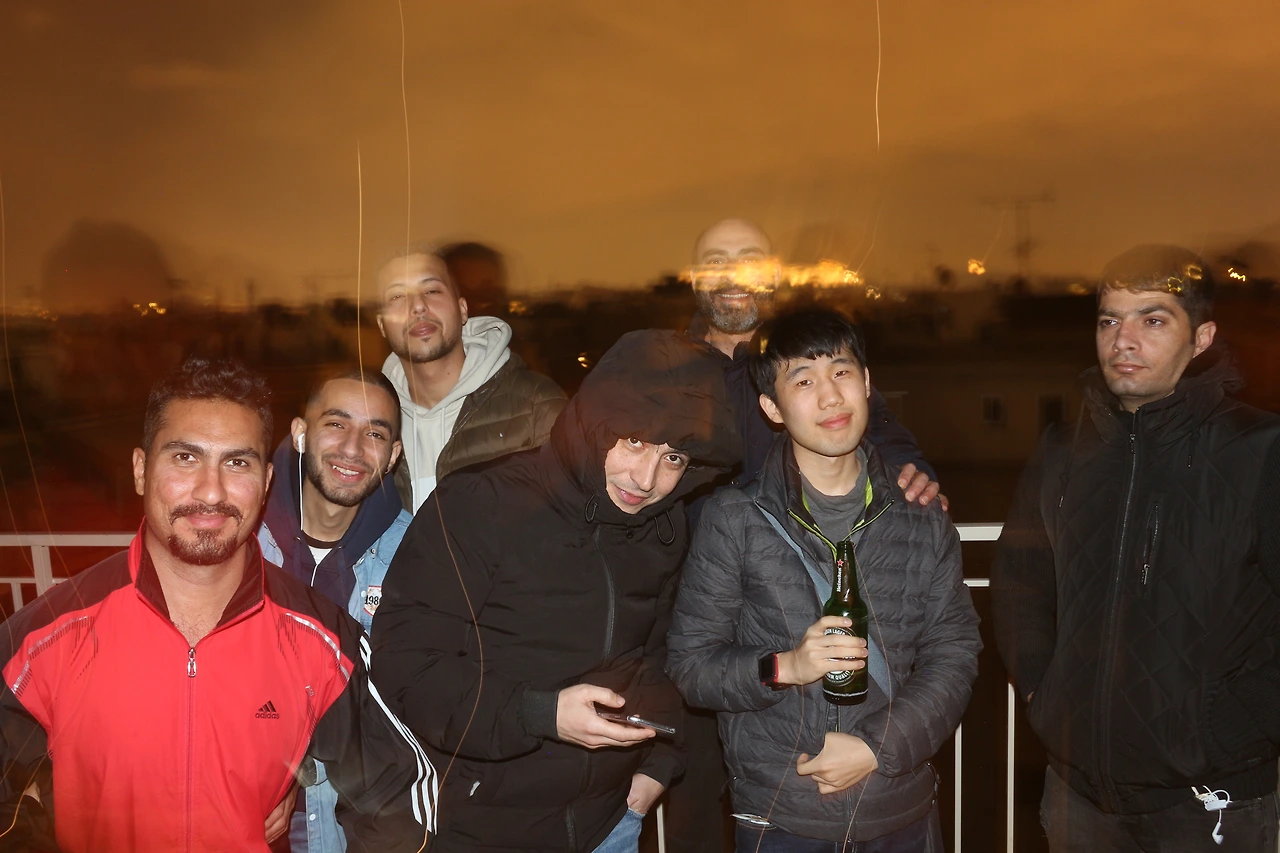 IMG_0662멀리 아크로폴리스언덕 불빛이 보인다.JPG