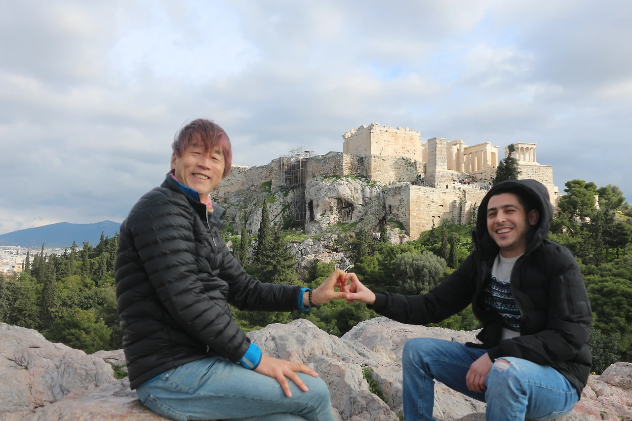 아크로폴리스가 바라다보이는 언덕.JPG