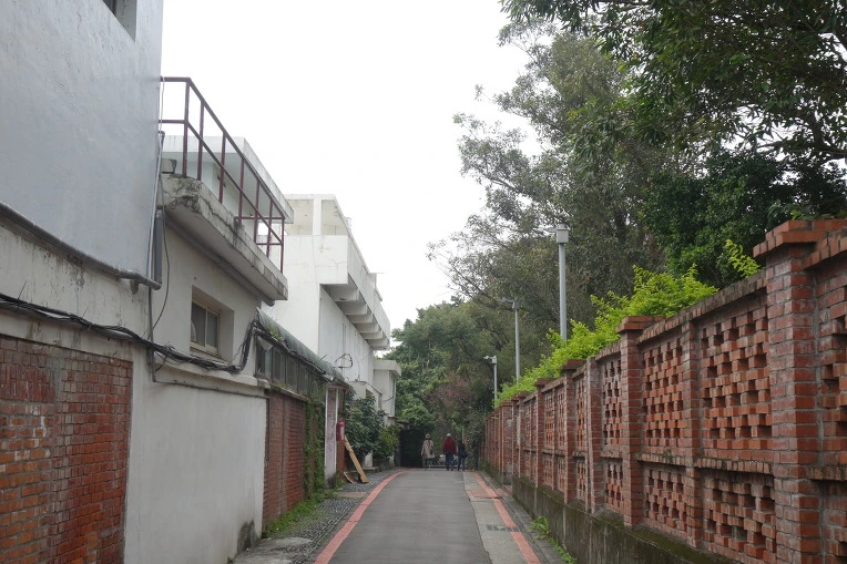 990B9D335A99567D1D34B0