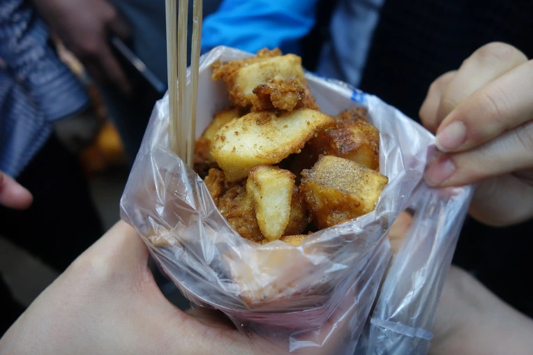 990B47335A99572E03F7FC