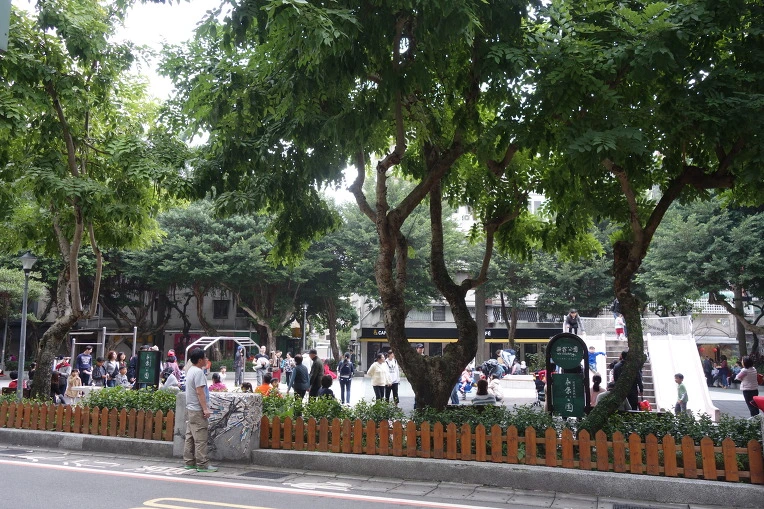 99F2EC3E5A9404F5214D65