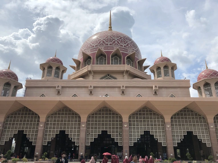 99A977445C5ED47F1D38B6