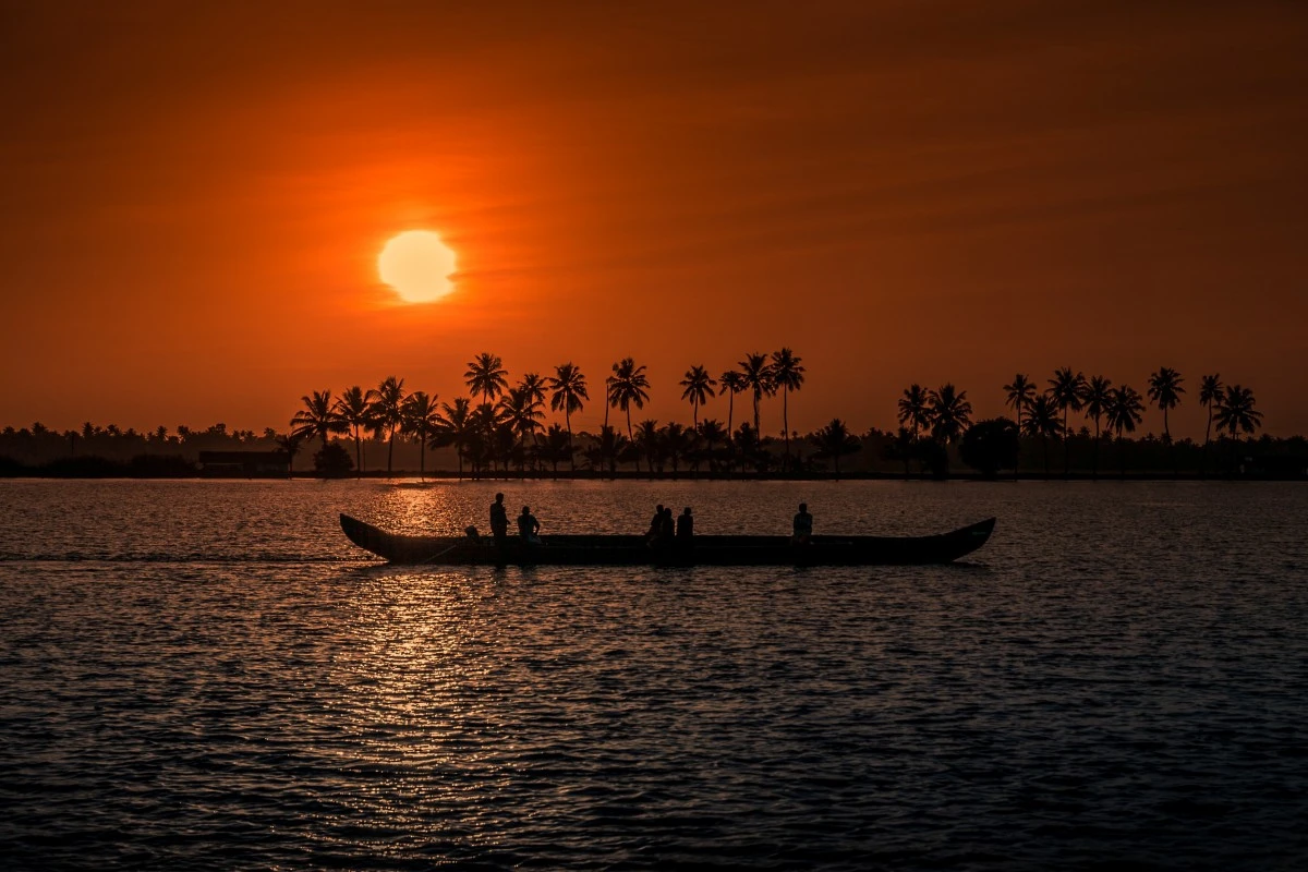 sunset_kerala_aleppay_boat_fisherman_fishing_cochin_india-662668.jpg!d.jpeg
