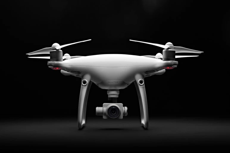 DJI_Phantom_4_Advanced_%28B_front%29.jpg?type=w773