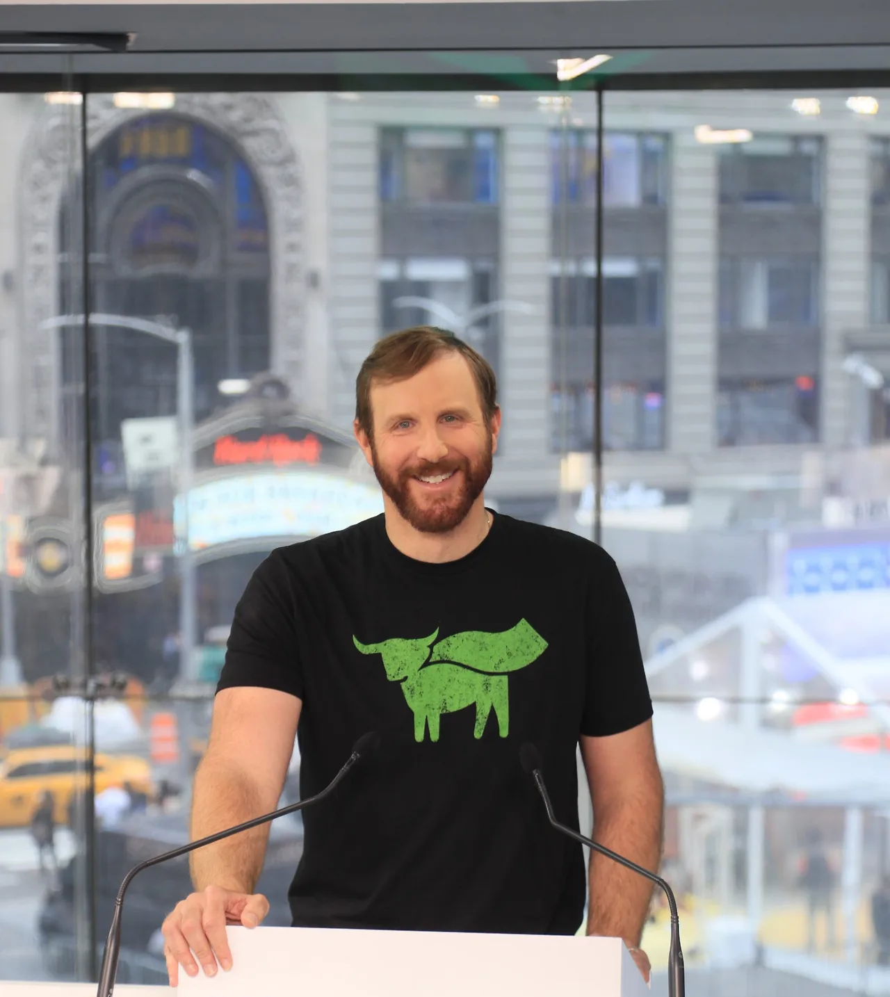 이던 브라운.jpeg