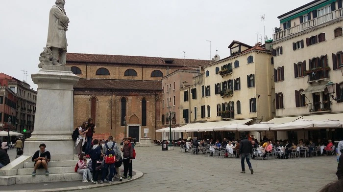 24502237575FB72B34C8E9