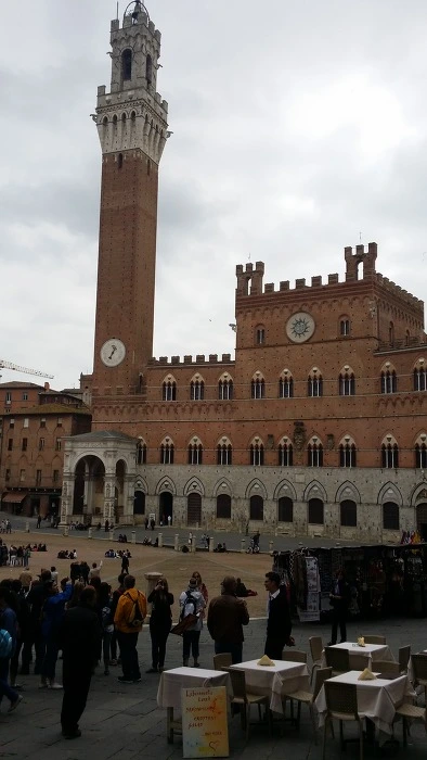 227AF63A5742B4FE27DFF9