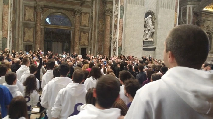 25762E3E571724D408FDB9