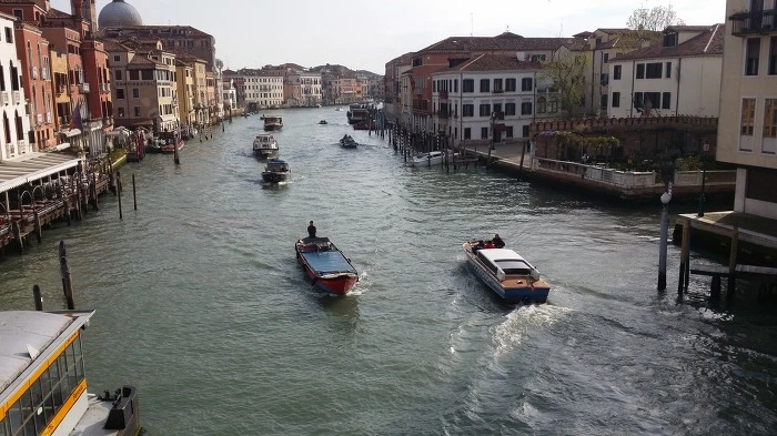 23725139575FC0A331855A