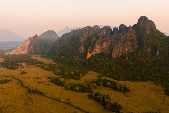 243CB44B54F52BC30F3E26