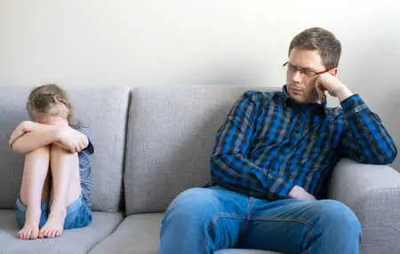 57202858-%EC%95%84%EB%B2%84%EC%A7%80%EC%99%80-%EB%94%B8%EC%9D%B4-%EC%8B%B8%EC%9B%80%EC%97%90-%EC%9E%88%EC%8A%B5%EB%8B%88%EB%8B%A4.jpg?ver=6