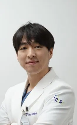 권찬영 교수님 프로필 사진.JPG