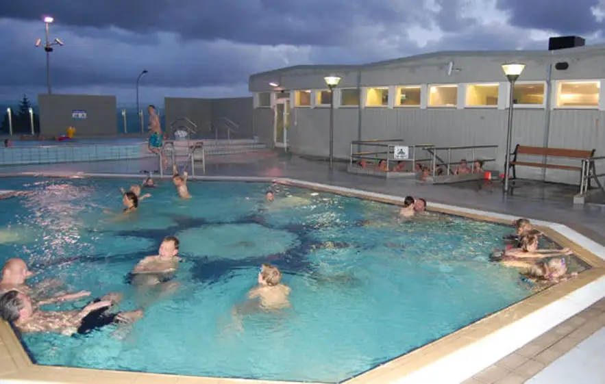 the-best-swimming-pools-in-reykjavik-4.jpeg
