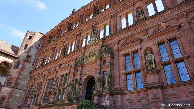 2404B63556BD94080BB470