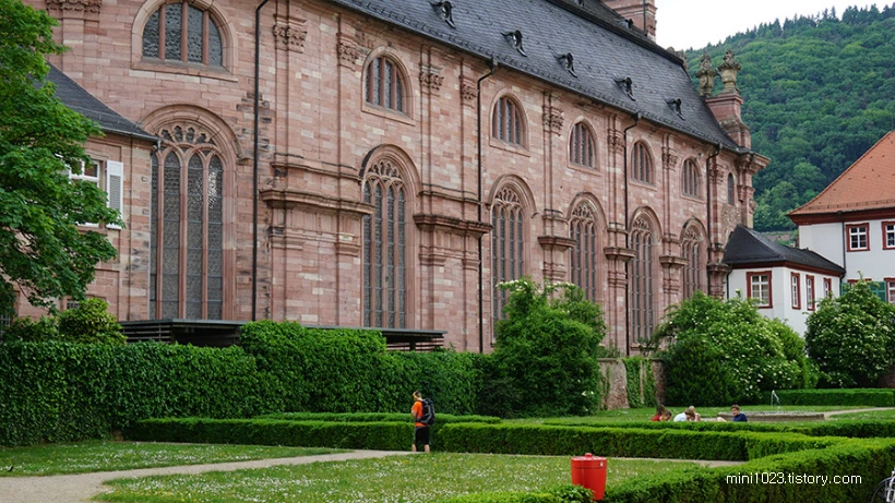 24115A4056BF1FBB0EC16E