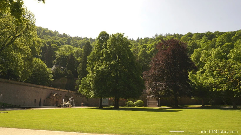 2760DB4256BD94130BC272