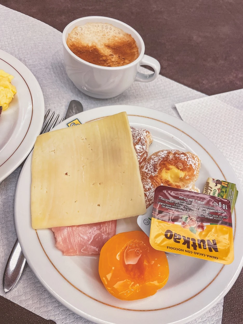 IMG_2208.jpg?type=w1