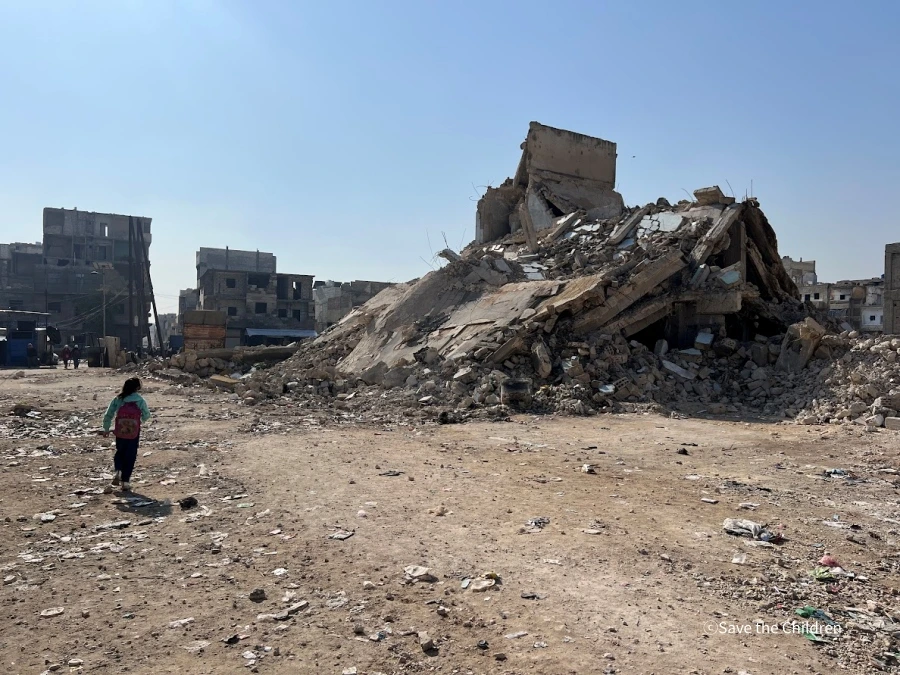 260109 [첨부사진] 폭격으로 인해 무너진 알레포 학교.JPG