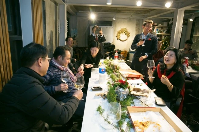 %EC%84%B1%EC%88%98%EB%8F%99%EC%9D%B8%EC%83%9D%EA%B3%B5%EA%B0%84_%EC%97%B0%EB%A7%90%EC%9E%90%EC%84%A0%EB%B0%94%EC%9E%90%ED%9A%8C_%28133%29.jpg?type=w2