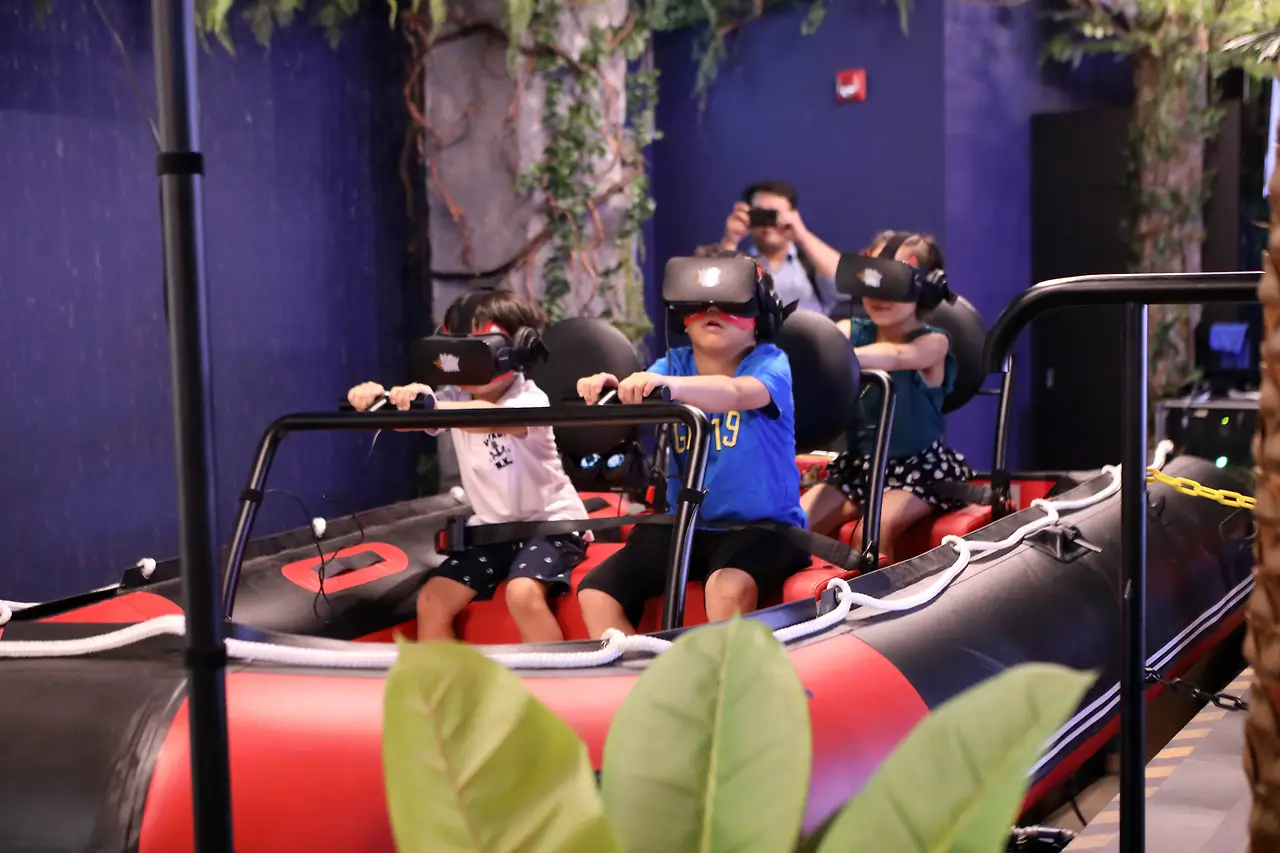 실내 VR테마파크를 오픈 한 롯데백화점 건대점. [업체 제공].JPG