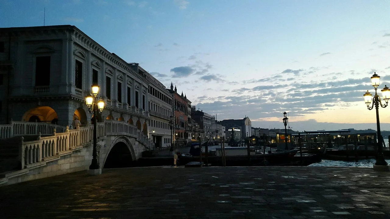 img.jpg?convert=1080x*