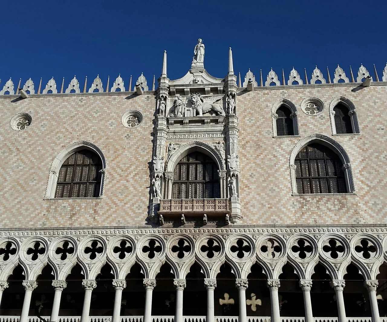 img.jpg?convert=1080x*