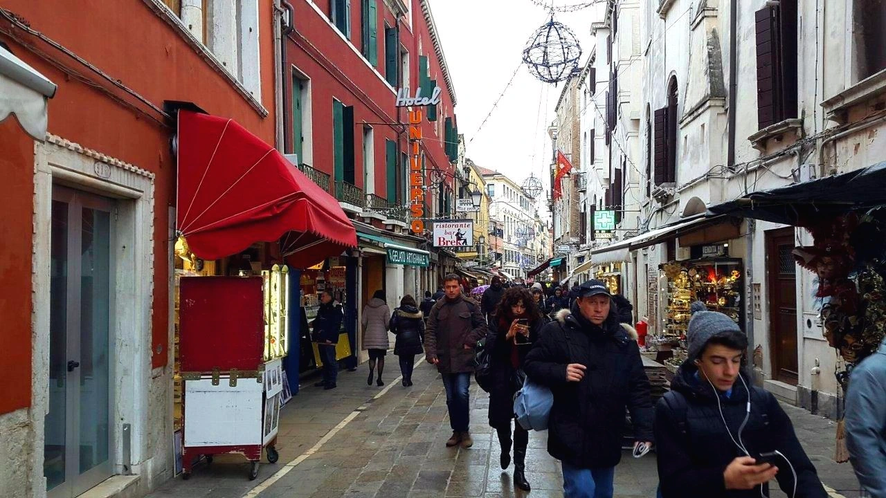 img.jpg?convert=1080x*