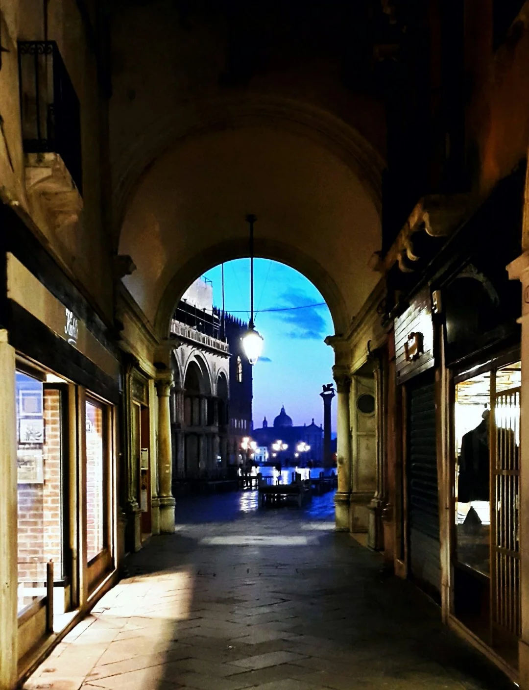 img.jpg?convert=1080x*