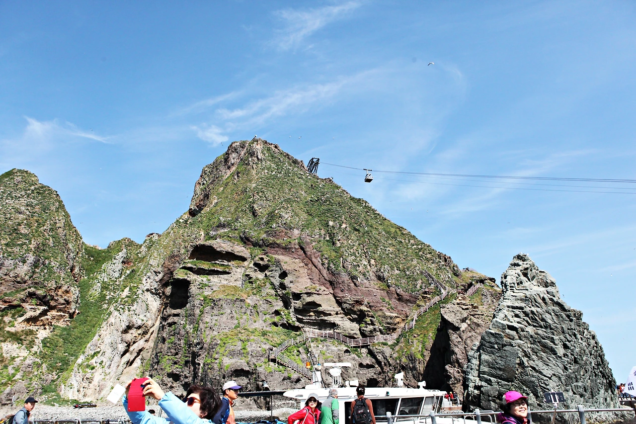 0005.jpg 동도의 일출봉이다..JPG