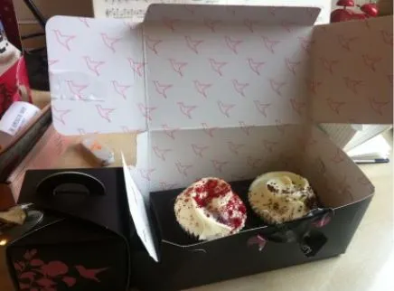 컵케이크 두개.JPG