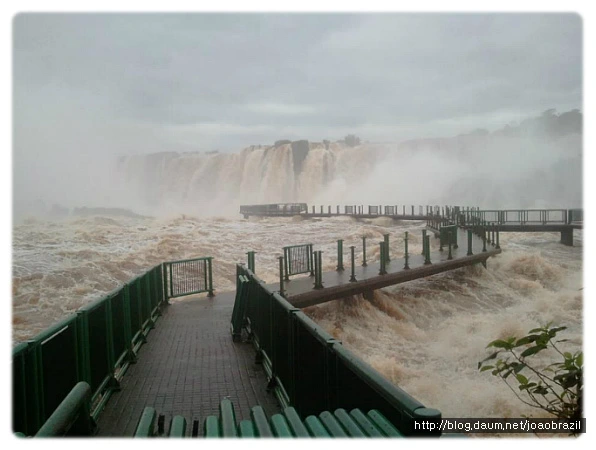 1226A74B4FDF573817A1AA