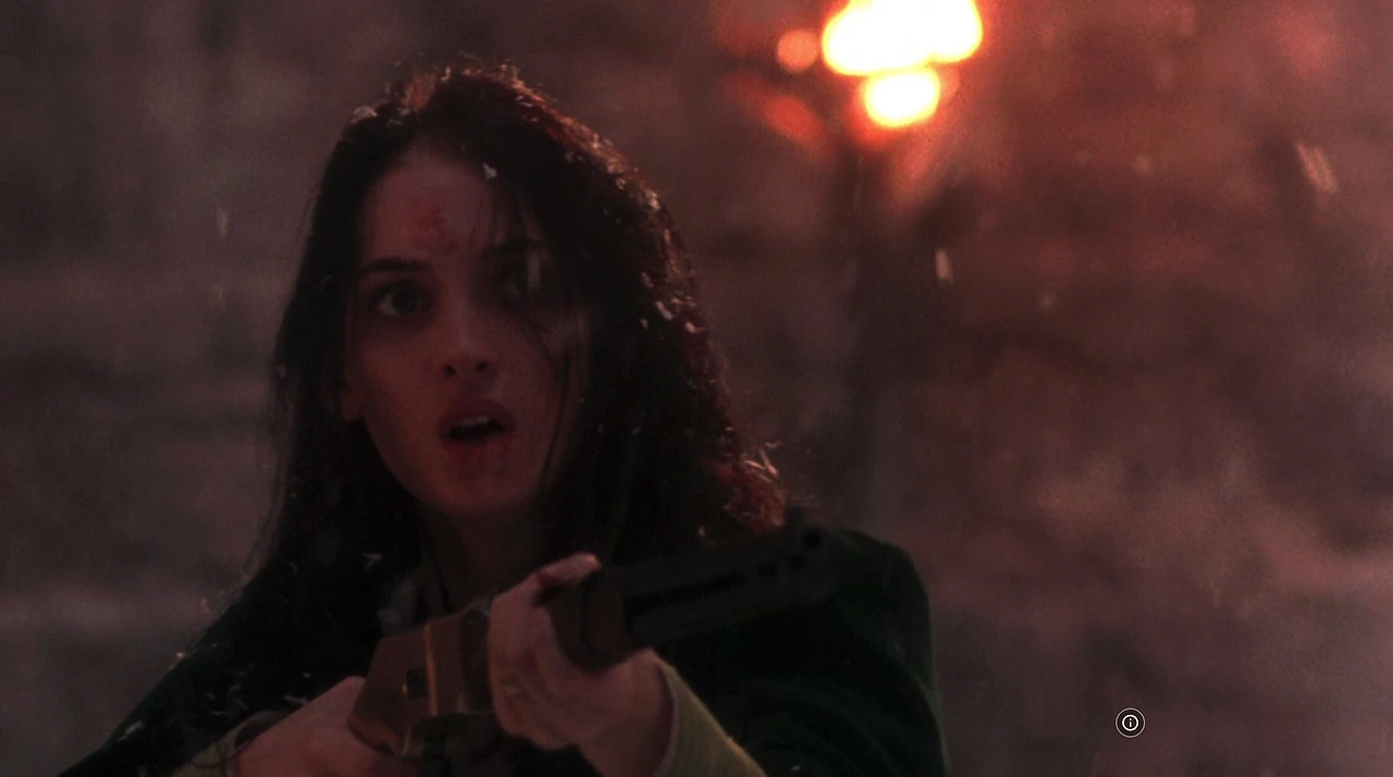 드라큐라 속 위노나 라이더(2).PNG