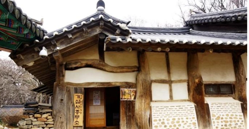 개심사 기둥1.PNG