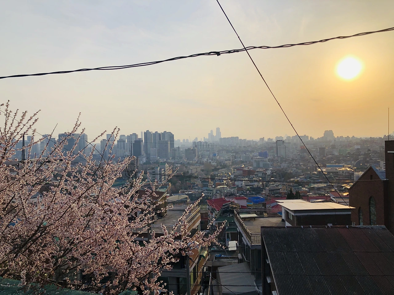 2. 여행이 사라진 도시의 봄(해방촌, 2020.3.29).JPG