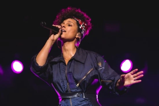 Roots-Picnic-NYC-by-Pip-Cowley-2016-5788-726x484.jpg?type=w3