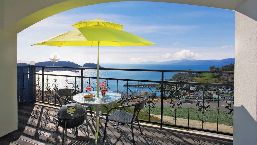 6. Korea_Namhae_Namhea Pension Marronnier_Terrace.jpeg