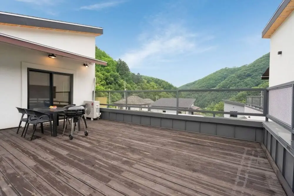 Korea_Yangpyeong_Yangpyeong Chorokbam Pool Villa Pension 4.jpeg