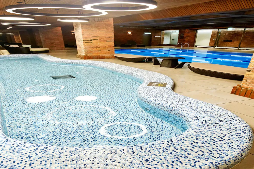 7. Korea_Seoul_Grand Walkerhill Seoul_Indoor Pool.jpeg