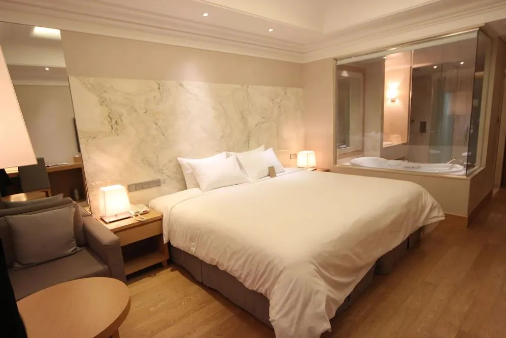 Korea_Gimhae_Pine Grove Hotel (2).JPG