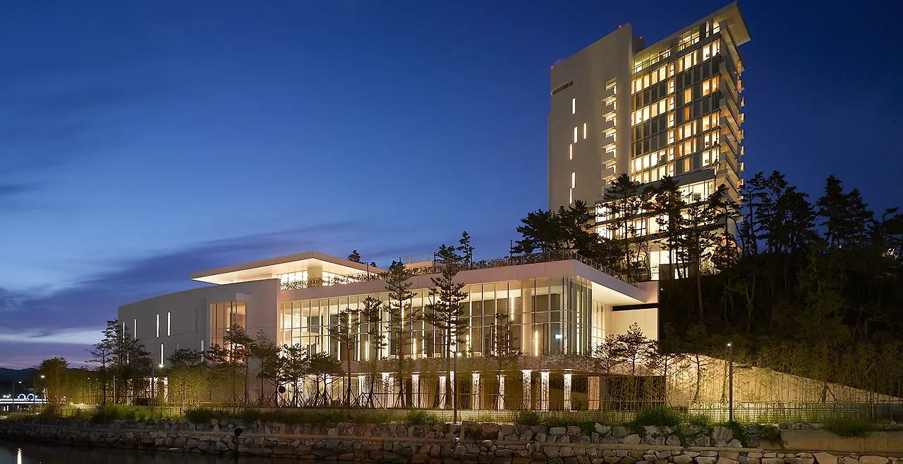 11. Gangneung_Seamarq_Exterior.jpeg