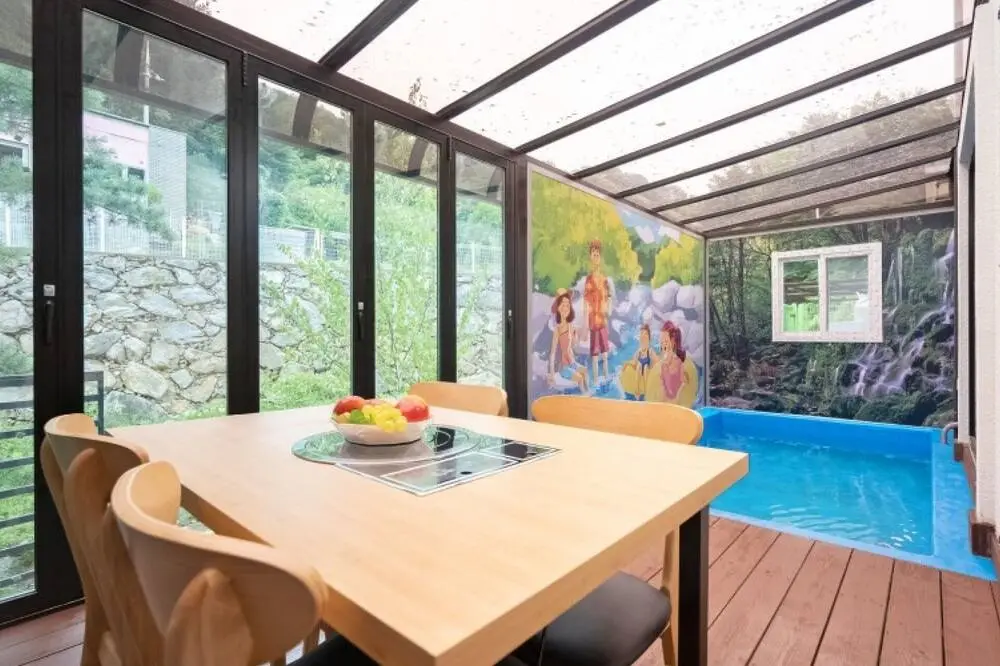 Korea_Yangpyeong_Yangpyeong Chorokbam Pool Villa Pension 3.jpeg