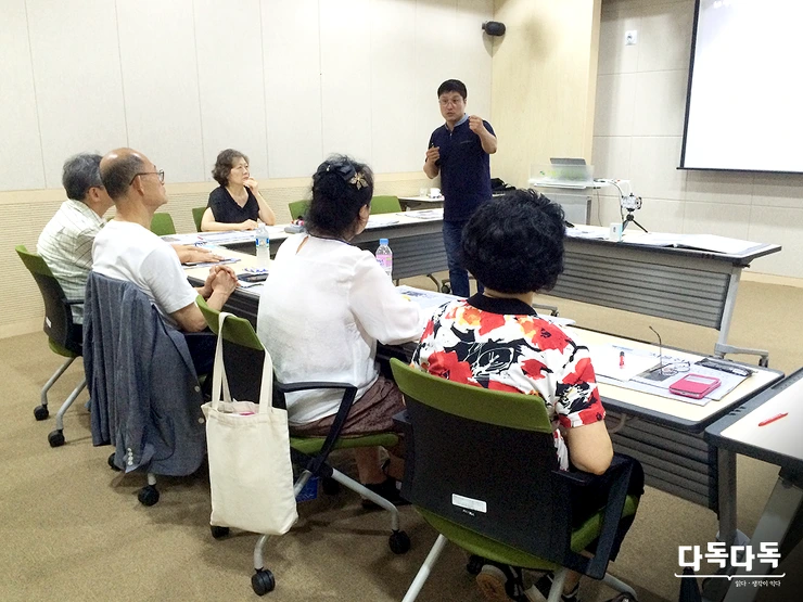 2156A44D57B25A6C1DC3A3